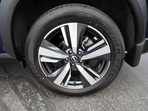 Used 2024 Nissan Rogue SL image 30