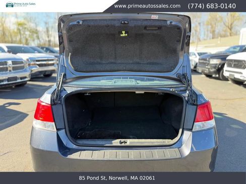 Used 2014 Subaru Legacy 2.5i Limited w/ Moonroof Package AWD/4WD image 26