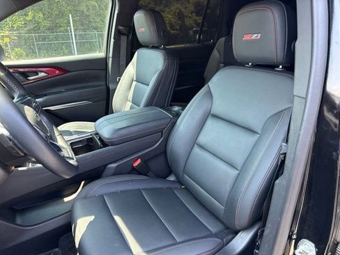 Used 2024 Chevrolet Traverse Z71 w/ LPO, Floor Liner Package AWD/4WD image 13