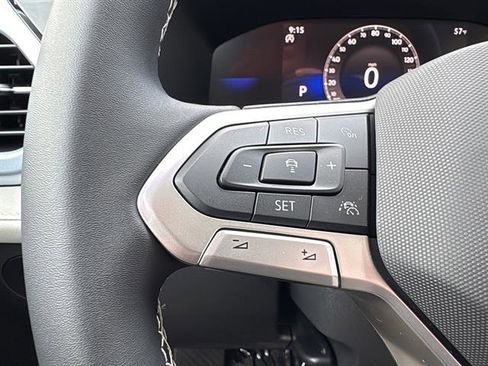 New 2026 Volkswagen Taos SE image 17