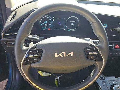 Certified 2023 Kia Niro Wind FWD image 12