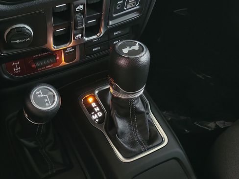 Certified 2024 Jeep Wrangler Unlimited Sport AWD/4WD image 29
