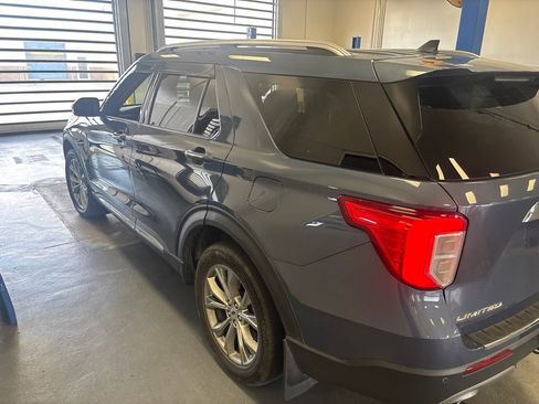 Used 2021 Ford Explorer Limited w/ Equipment Group 301A AWD/4WD image 7