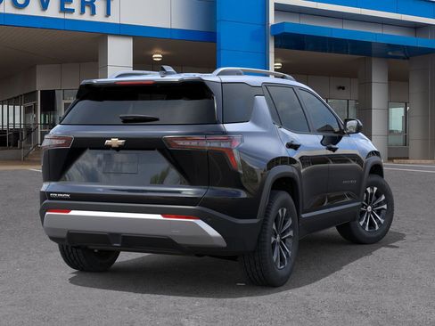 New 2026 Chevrolet Equinox LT image 2