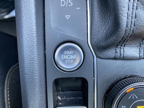 Used 2019 Volkswagen Atlas SEL Premium image 32