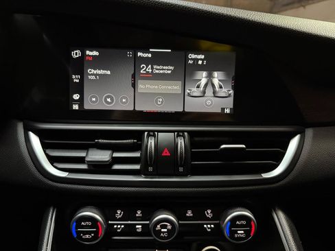 Used 2020 Alfa Romeo Giulia Ti AWD/4WD image 19