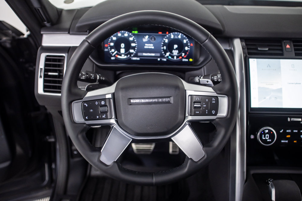 Used 2025 Land Rover Discovery Dynamic SE AWD/4WD image 27