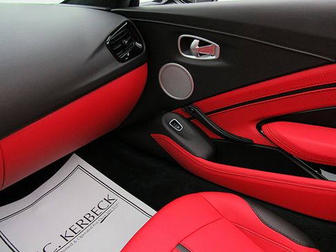 Used 2023 Aston Martin V8 Vantage Roadster image 38