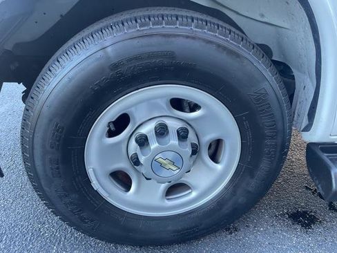 Used 2022 Chevrolet Express 3500 LS image 41