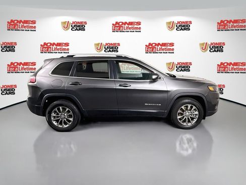 Used 2019 Jeep Cherokee Latitude Plus w/ Comfort/Convenience Group AWD/4WD image 16