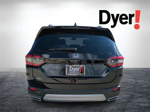 Used 2024 Honda Pilot Touring image 5