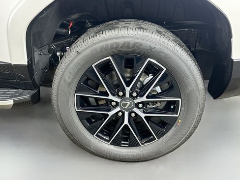 New 2026 Lexus GX 550 w/ Accessory Package (2T) AWD/4WD image 32
