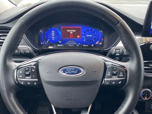 Used 2022 Ford Escape Titanium image 8