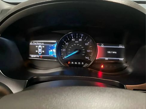 Used 2018 Ford Explorer XLT w/ Equipment Group 201A FWD image 18