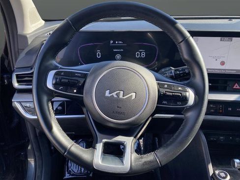 Certified 2024 Kia Sportage EX image 17