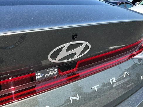 New 2026 Hyundai Elantra Limited FWD image 14