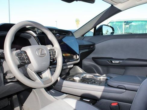Certified 2025 Lexus RZ 450e image 11