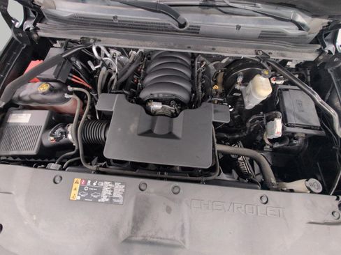 Used 2019 Chevrolet Suburban Premier AWD/4WD image 8