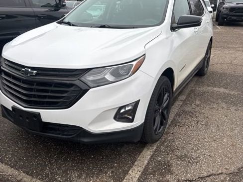 Used 2020 Chevrolet Equinox LT w/ Sport Edition image 2
