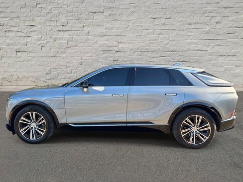 Used 2024 Cadillac Lyriq Luxury RWD image 2