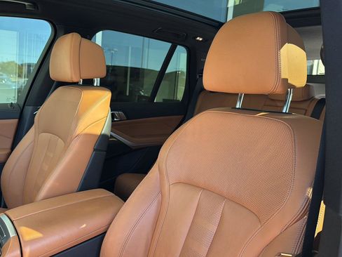 Used 2022 BMW X5 xDrive40i w/ M Sport Package image 25