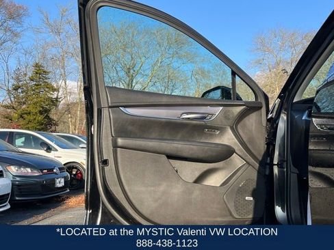 Used 2017 Cadillac XT5 Luxury w/ Driver Awareness Package image 32