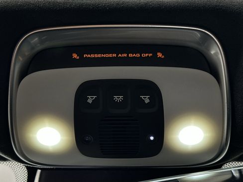 Used 2024 McLaren 750S Spider image 23