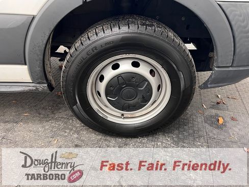 Used 2017 Ford Transit 250 Base image 19