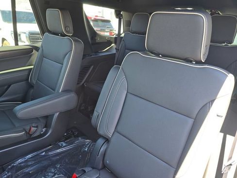 New 2026 GMC Yukon Elevation AWD/4WD image 18