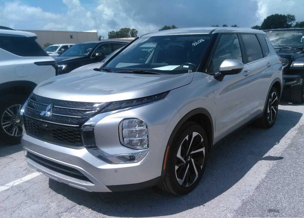 Used 2024 Mitsubishi Outlander SE FWD image 1