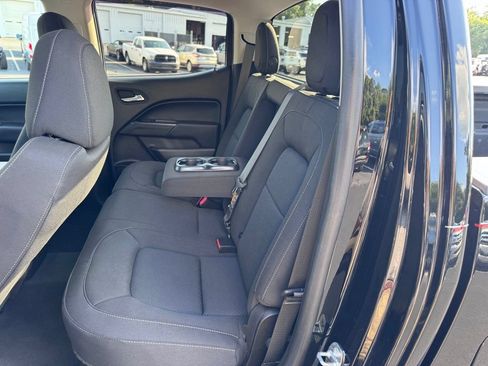 Used 2022 Chevrolet Colorado LT w/ Chrome Appearance Package RWD image 27
