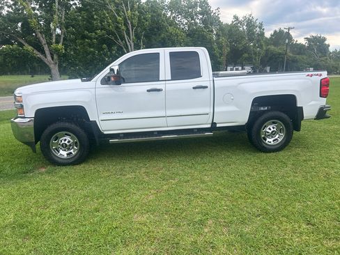 Used 2018 Chevrolet Silverado 2500 W/T w/ WT Convenience Package AWD/4WD image 6
