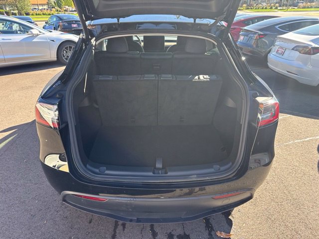 Used 2024 Tesla Model Y Long Range AWD/4WD image 17