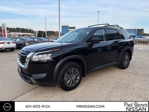 New 2025 Nissan Pathfinder SV w/ SV Premium Package image 17