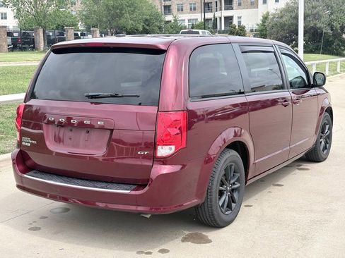 Used 2020 Dodge Grand Caravan GT FWD image 4
