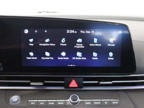 Used 2025 Hyundai Elantra SEL FWD image 12