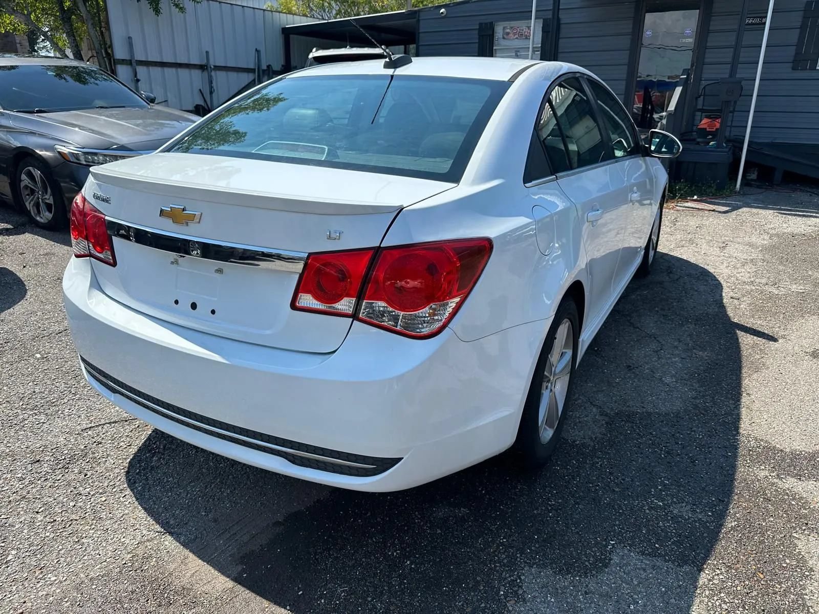 Used 2016 Chevrolet Cruze LT w/ RS Package FWD image 6