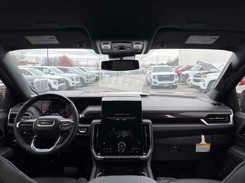 New 2025 GMC Yukon Elevation image 27