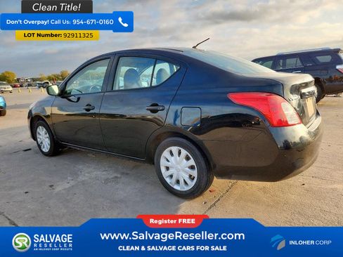 Used 2016 Nissan Versa S image 3