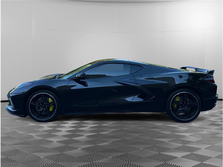 Used 2022 Chevrolet Corvette Stingray Coupe w/ Z51 Performance Package RWD image 2