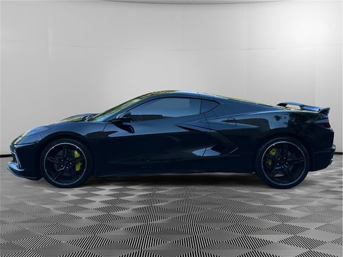 Used 2022 Chevrolet Corvette Stingray Coupe w/ Z51 Performance Package RWD image 2