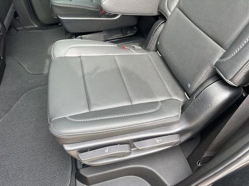 Used 2022 GMC Yukon Denali RWD image 28