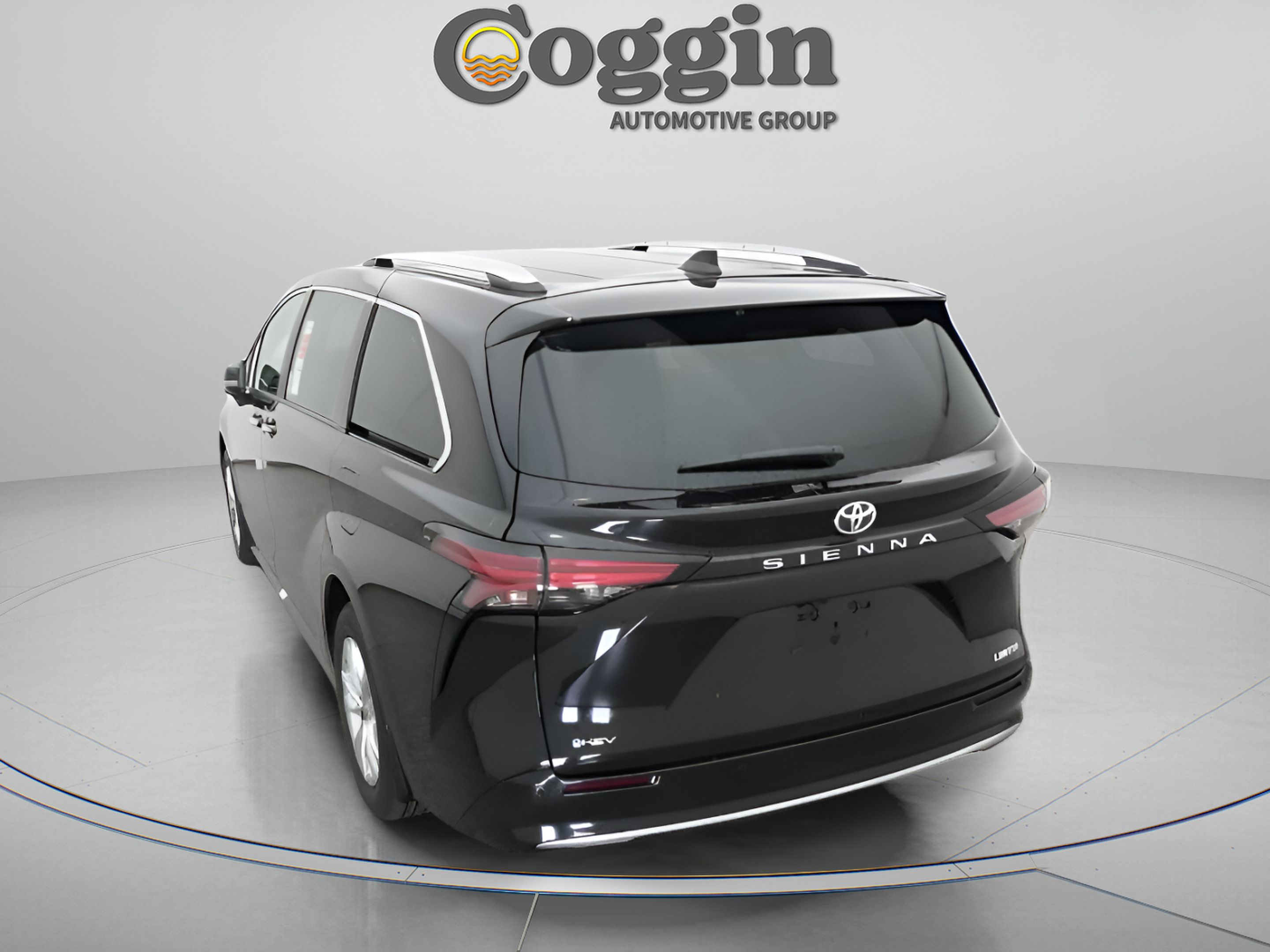 Certified 2026 Toyota Sienna Limited FWD image 12