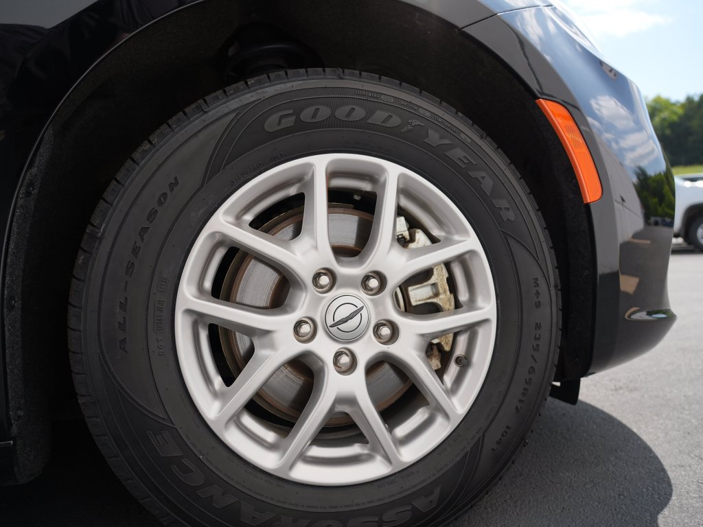 Used 2025 Chrysler Pacifica Select FWD image 31