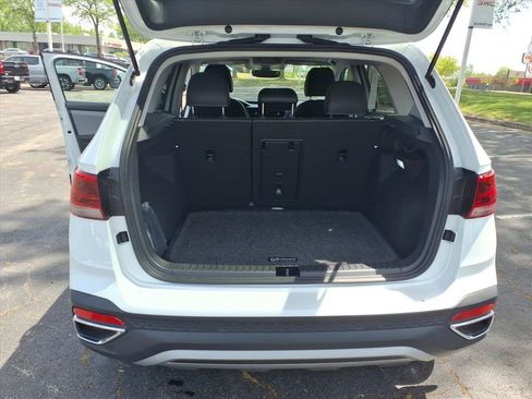 Used 2024 Volkswagen Taos SE w/ Panoramic Sunroof Package AWD/4WD image 30