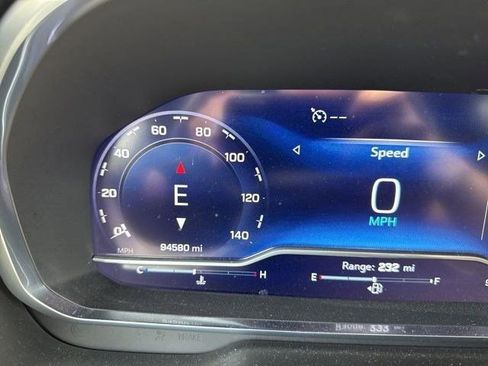 Used 2023 Chevrolet Suburban Z71 w/ Luxury Package image 9