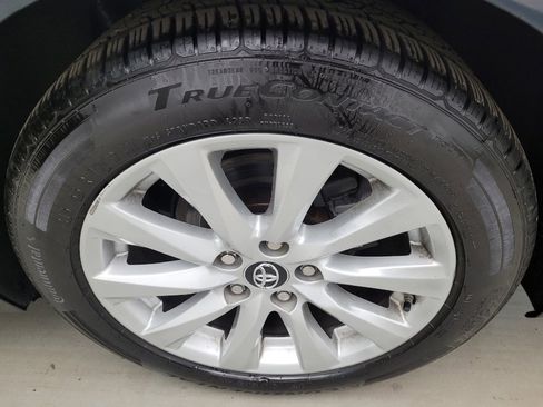 Used 2018 Toyota Camry LE w/ Convenience Package image 31