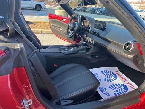 Used 2024 MAZDA MX-5 Miata Grand Touring w/ Appearance Package image 31