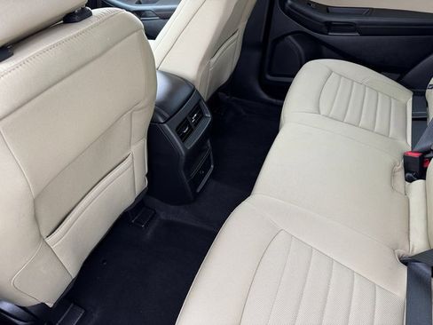 Certified 2024 Ford Edge SE image 17