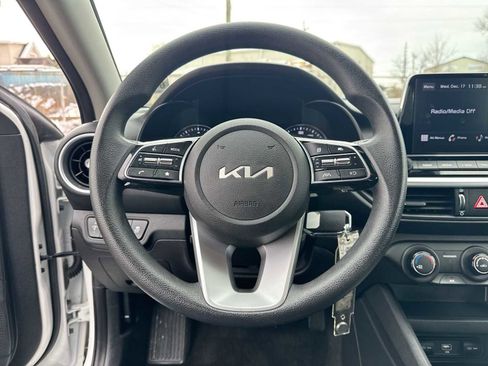 Used 2022 Kia Forte LXS image 23